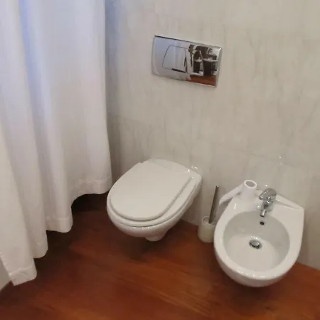 Casa Vacanze L'edera Feriehus Oliveto Lario